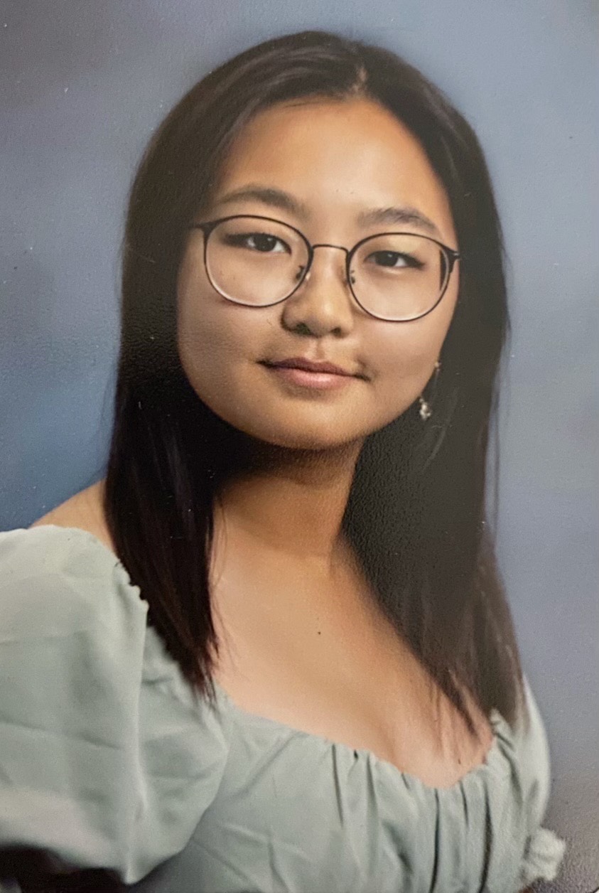 Headshot of Elise Tchieng